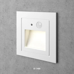 Белый светильник с датчиком движения для лестницы Integrator Stairs Light IT-749-White